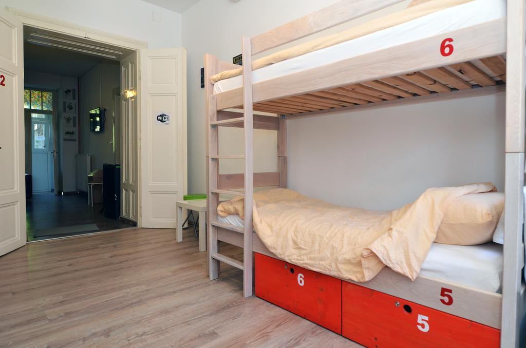 Hostel Temza Zagreb Rum bild